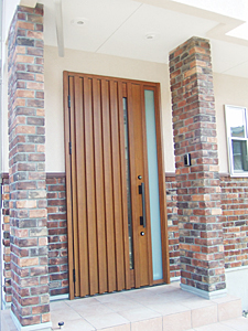 株式会社あいホーム:輸入タイルの貼りの玄関