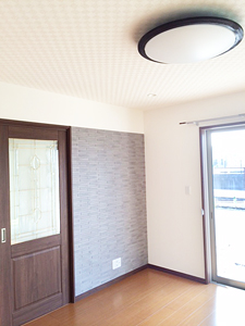 株式会社あいホーム:静岡市葵区・I様邸 デザインガラスのリビング引き戸