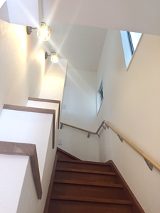 株式会社あいホーム：栗原建売住宅：階段