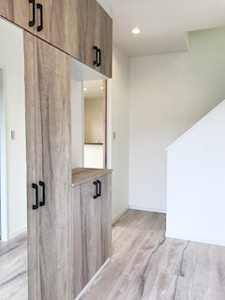 株式会社あいホーム：静岡市葵区建売住宅　玄関