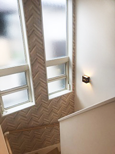 株式会社あいホーム：島田市・T様邸　階段吹き抜け