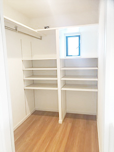 
株式会社あいホーム：葵区・M様邸　2階収納