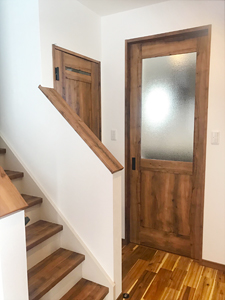 株式会社あいホーム：静岡市葵区・S様邸　1階　階段