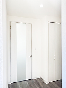 株式会社あいホーム:静岡市葵区・A様邸 リビング扉