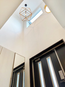 株式会社あいホーム：藤枝市・S様邸 　玄関吹き抜け