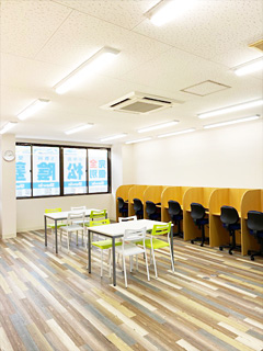 株式会社あいホーム：ビフォアーアフター　松陰塾　城北校　学習スペース